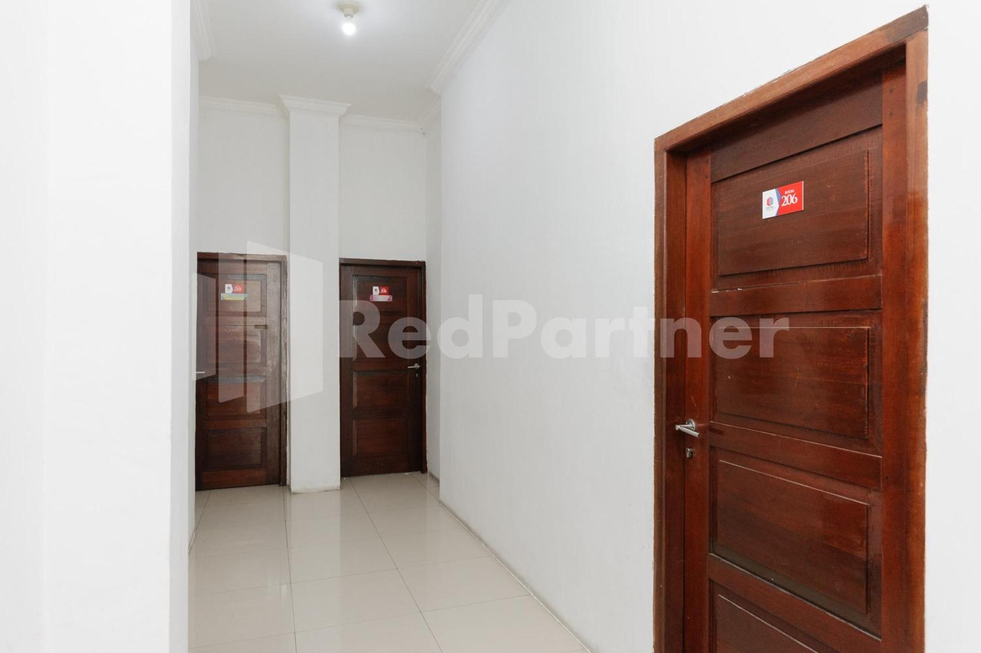 Reddoorz At Wisma Nabila Syariah Near Masjid Raya Baiturrahman Banda Aceh Exteriör bild